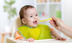 que puede comer un bebe de 4 meses